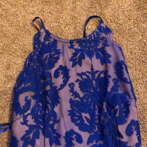 Blue lace mini dress - Picture 2 of 3